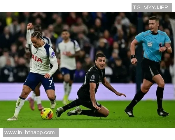 热刺向英超裁判公司投诉认为禁区判罚存在双重标准问题