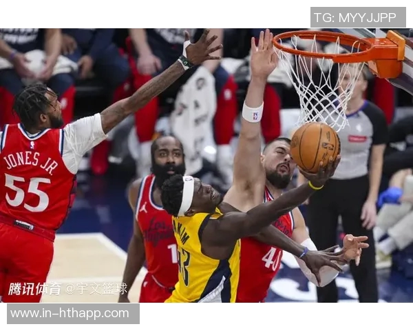 快船与独行侠半场激战哈登领衔快船领先克莱与马绍尔表现不俗